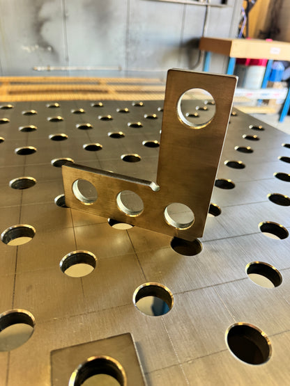 Litteä kulma 150x150 mm Ø28 10 mm