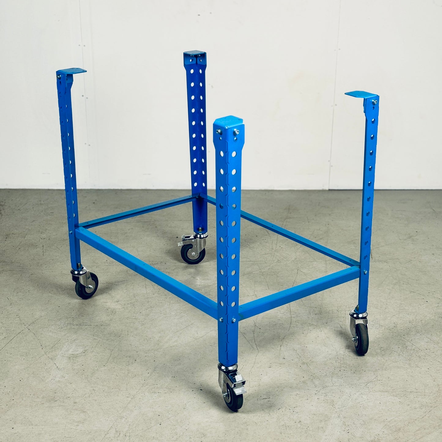 Workbench Frame with Casters 4W