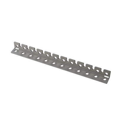 Perforerad metallvinkel 590x50x50 4 mm