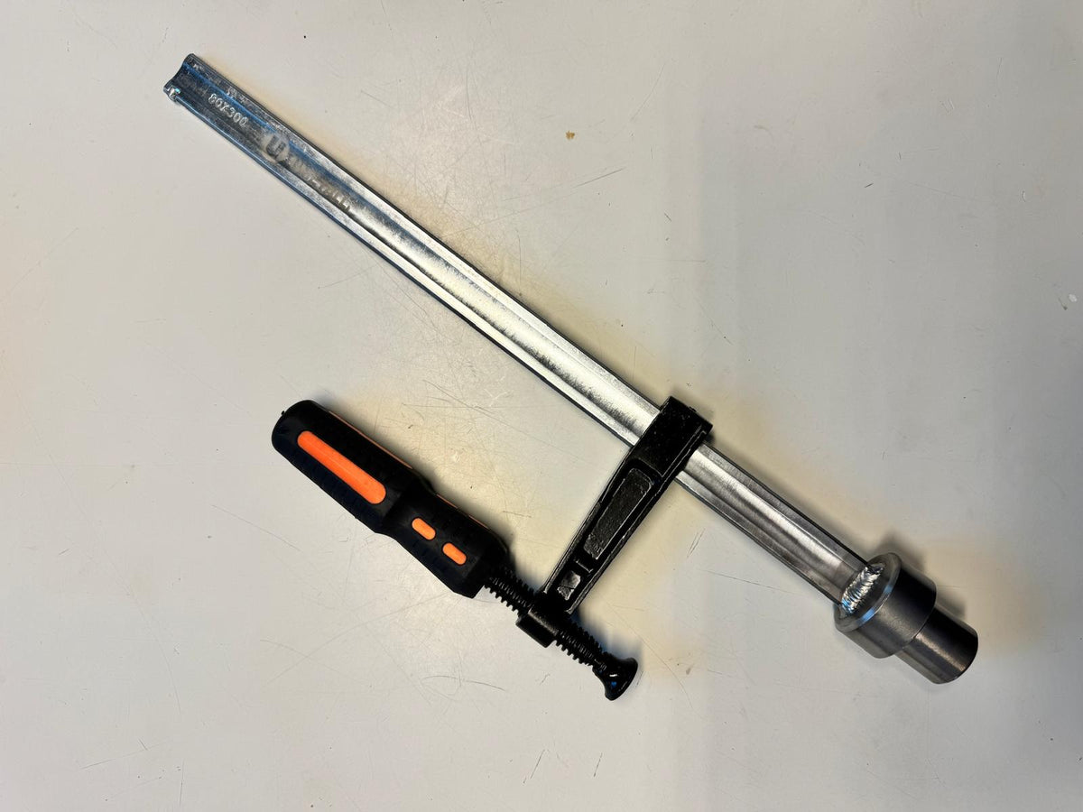 Fästklämma 80x300 Ø28